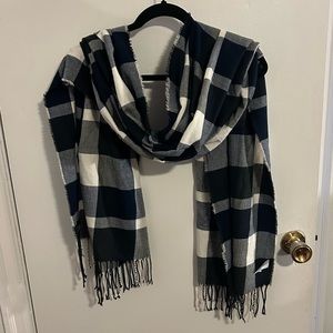 Plush Apparel Tartan Buffalo Check Scarf in Blue